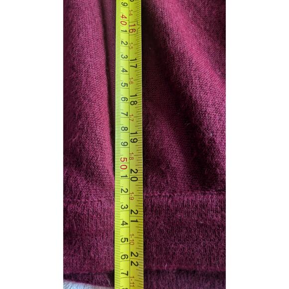 Vintage Izod Red/Burgundy V Neck Sweater Med Mens, Preppy, Casual, Lightweight - Picture 4 of 8